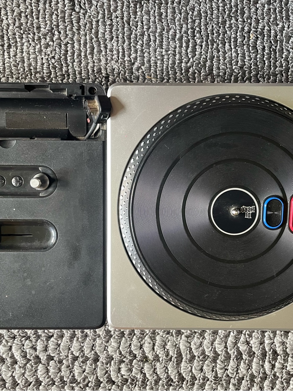 Wii DJ HeroTurntable Controller - Black/Silver Portable Gaming Deck & Game